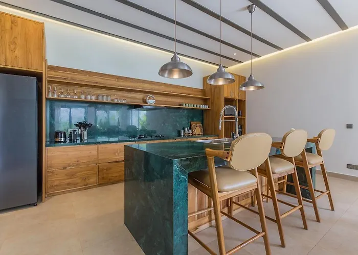Stunning Modern 3br With Private Pool Vakantiehuis *