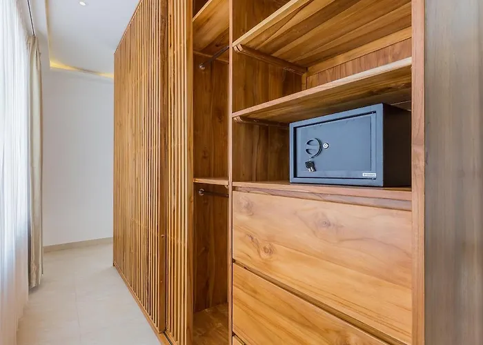 Stunning Modern 3br With Private Pool Vakantiehuis Canggu